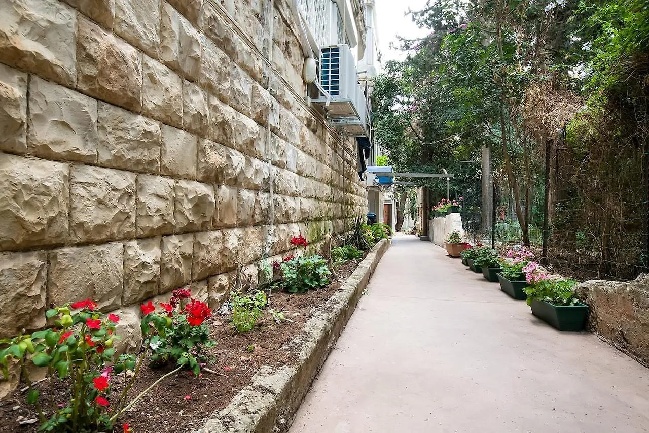 Cozy Apartment In The Carmel Center Haifa