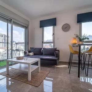 דירה Port - German Colony Luxurious 2 Bdrms, חיפה